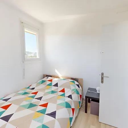 85 M2 Lumineux 4 Appartement *